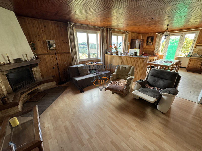 Maison - 310 m² - 12 pièces