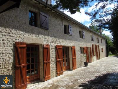 Maison - 274 m² - 8 pièces