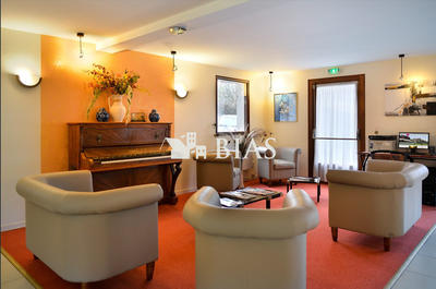 Fonds de commerce - 1 500 m²