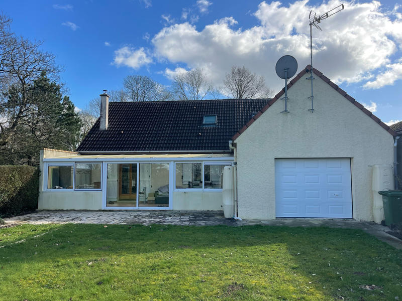 Maison - 92 m² - 6 pièces