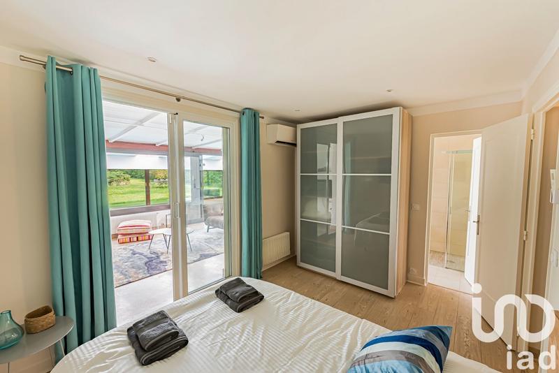 Maison - 180 m² - 7 pièces