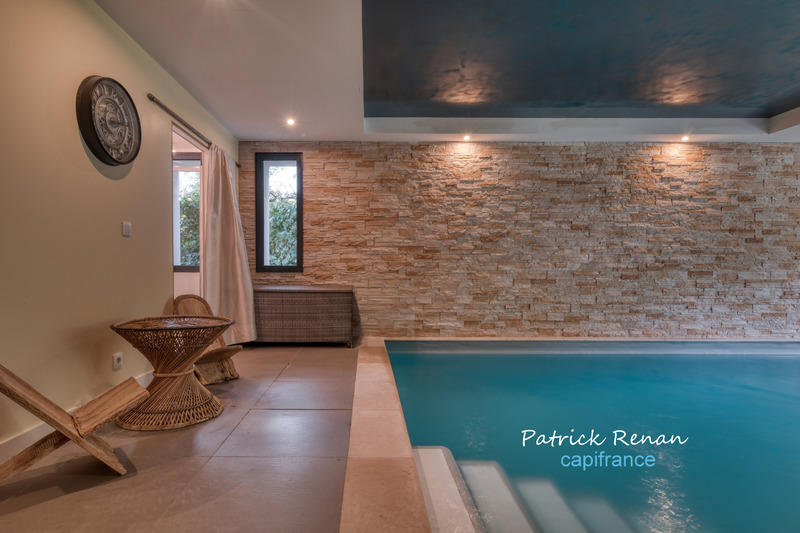 Maison - 439 m² - 8 pièces