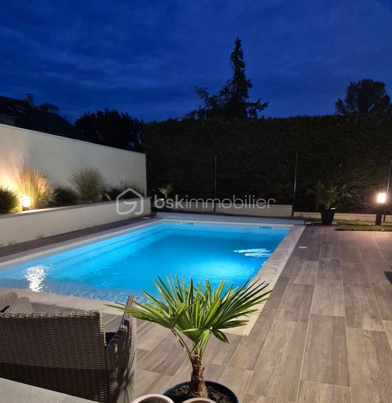 Propriété - 227 m² - 9 pièces