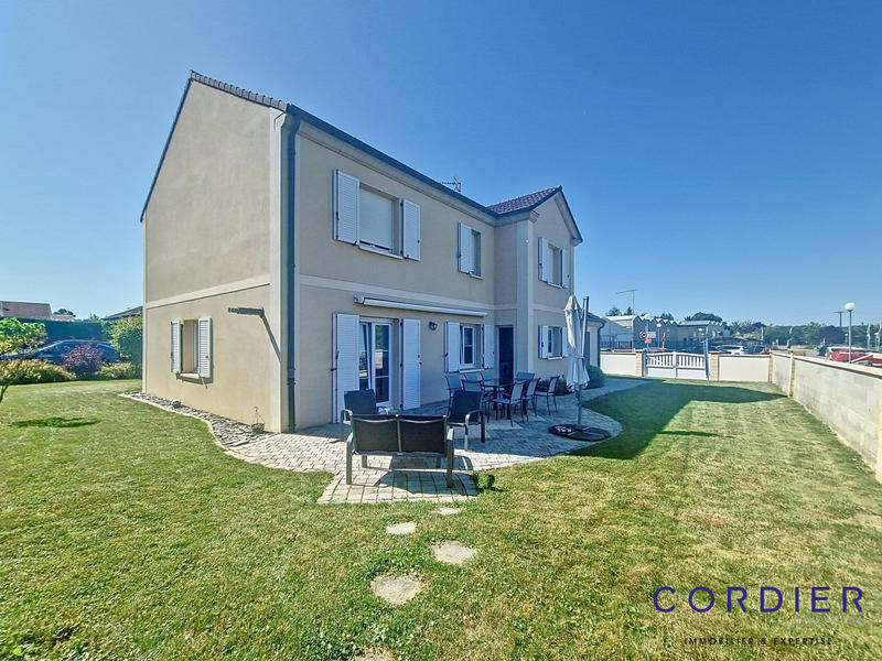 Maison - 181 m² - 8 pièces