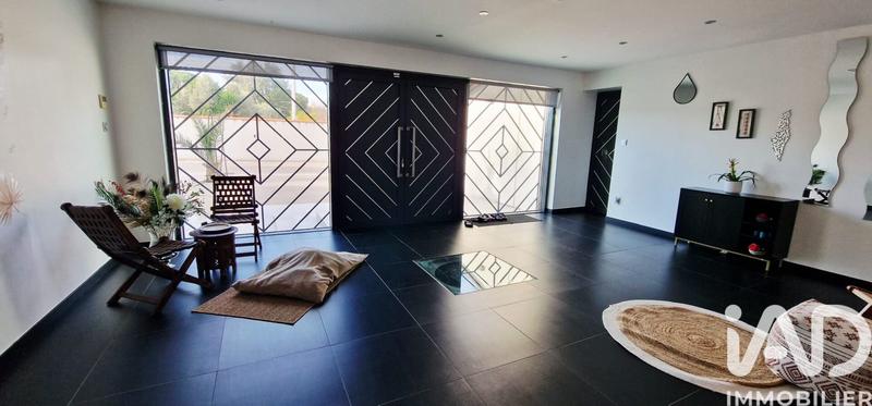 Maison - 285 m² - 5 pièces