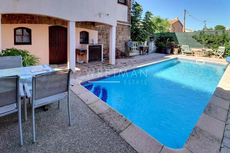 Maison de village - 225 m² - 9 pièces
