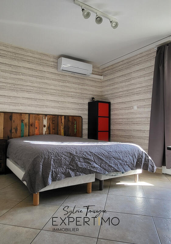 Maison - 305 m² - 11 pièces