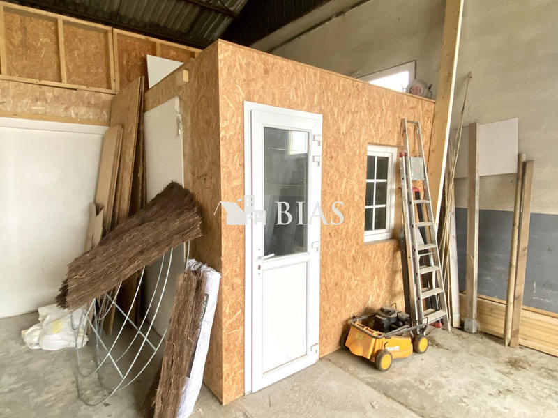 Local d'activités - 83 m²