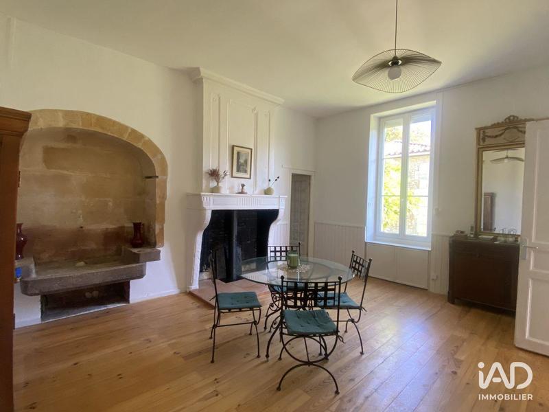 Maison - 300 m² - 6 pièces