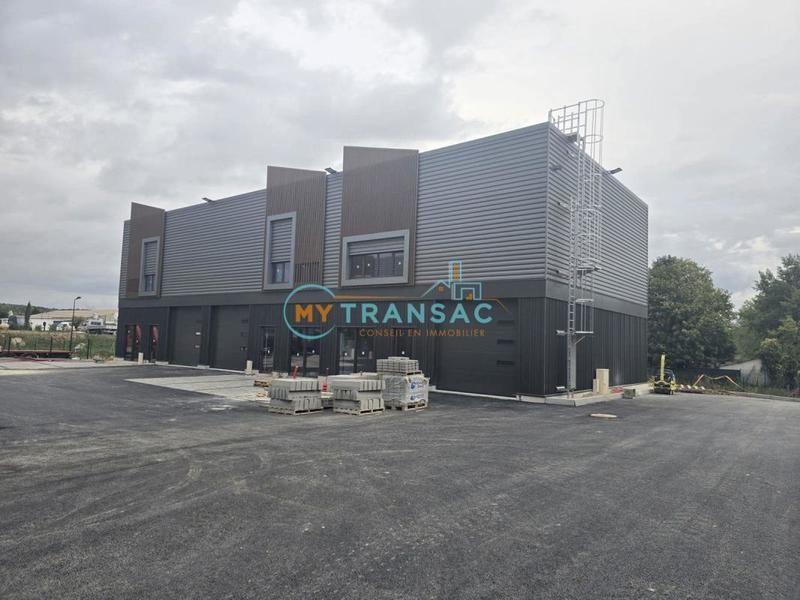 Local d'activité / Entrepôt - 179 m²