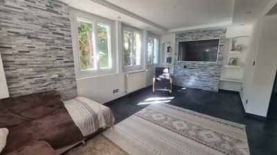 Maison - 170 m² - 7 pièces