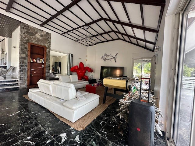 Propriété - 1 m² - 8 pièces