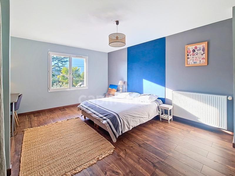 Maison - 310 m² - 8 pièces