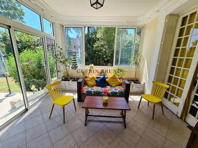 Villa - 280 m² - 9 pièces