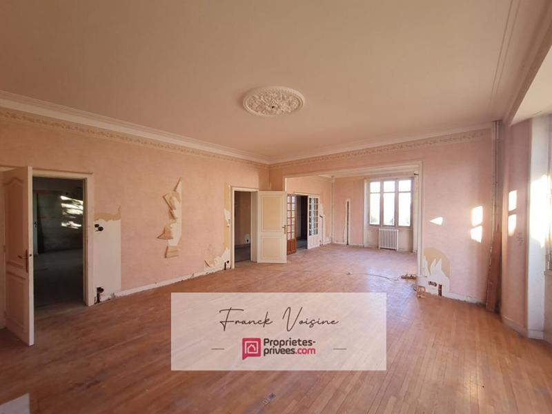 Maison - 212 m² - 8 pièces