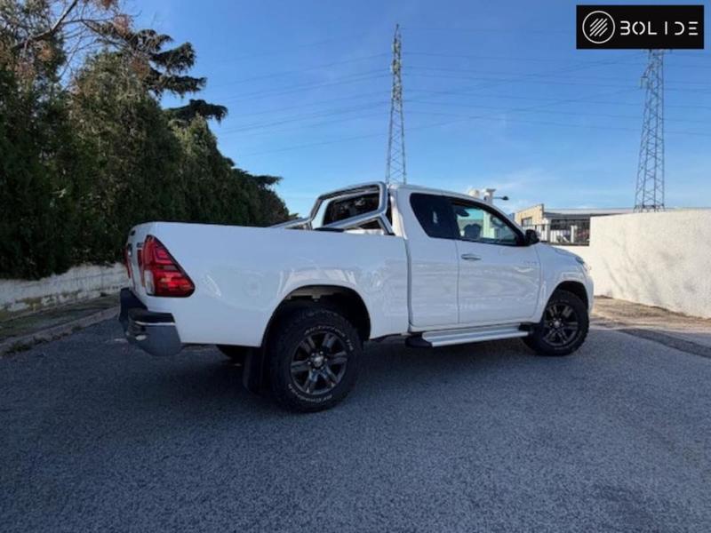 Toyota Hilux X-Tra Cabine 4wd 2.8l 204 d-4d Legende