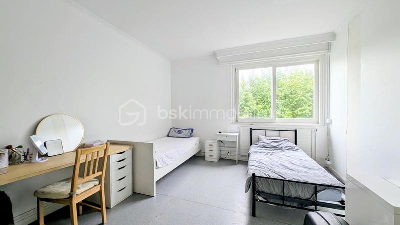 Demeure - 250 m² - 11 pièces