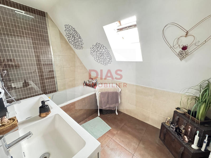 Maison - 95 m² - 1 pièce