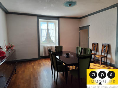 Maison - 220 m² - 14 pièces