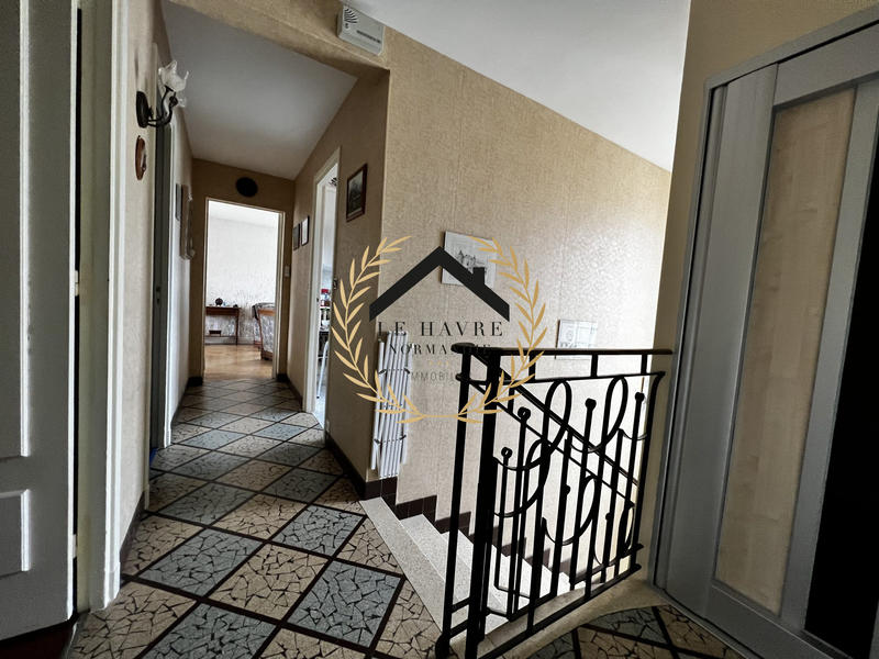 Maison traditionnelle - 110 m² - 7 pièces