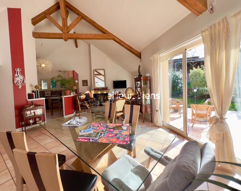 Villa - 216 m² - 7 pièces