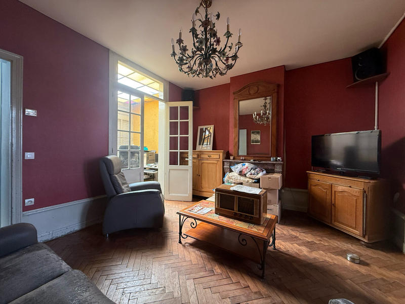 Maison - 161 m² - 7 pièces