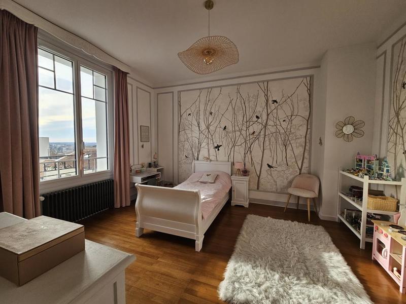 Maison - 270 m² - 11 pièces