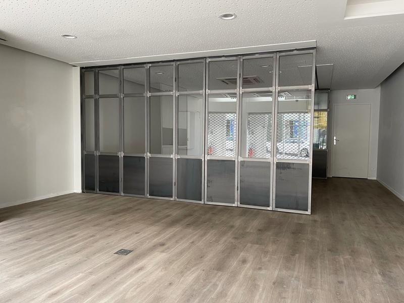 Local commercial - 230 m² - 2 pièces