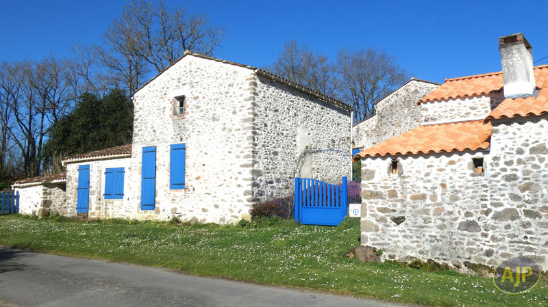 Maison - 180 m² - 8 pièces