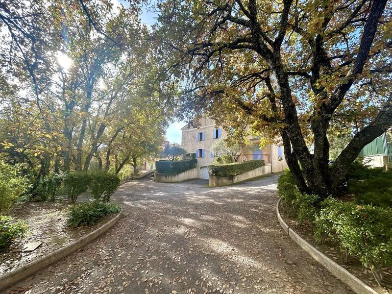 Appartement - 80 m² - 3 pièces