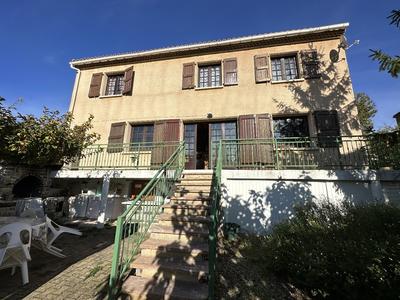 Villa - 238 m² - 5 pièces