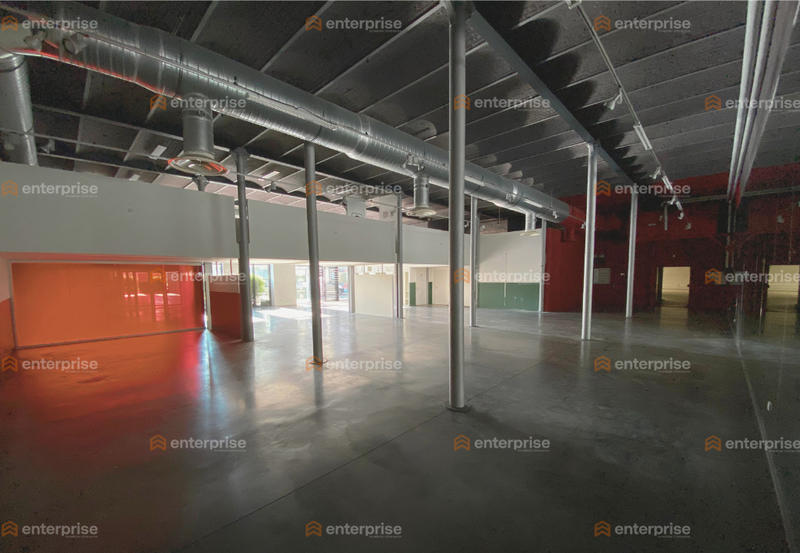 Local commercial - 742 m²