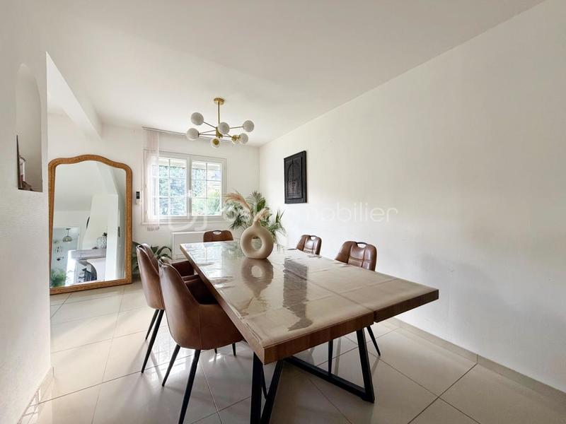 Maison - 110 m² - 5 pièces