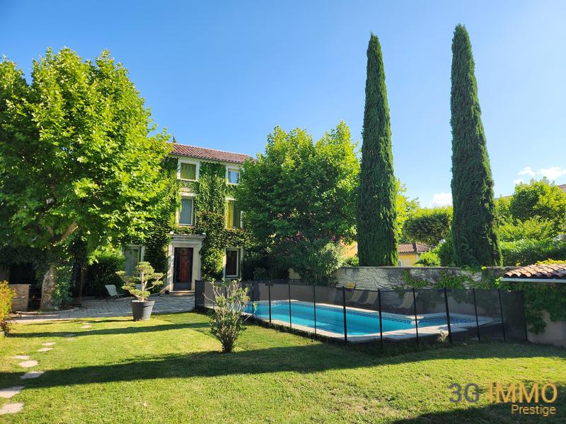 Maison de maîtres - 280 m² - 14 pièces
