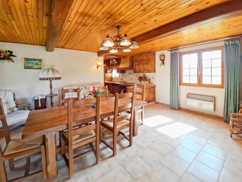 Propriété - 200 m² - 6 pièces