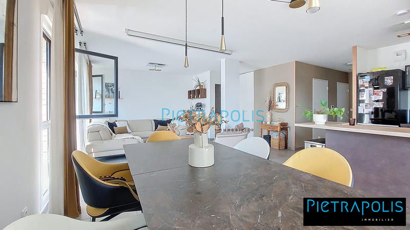 Appartement - 82 m² - 3 pièces