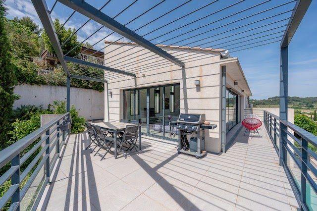 Maison - 208 m² - 6 pièces