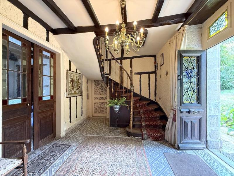 Maison - 333 m² - 9 pièces