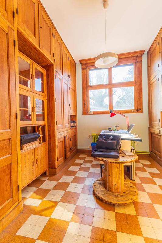 Maison - 405 m² - 13 pièces