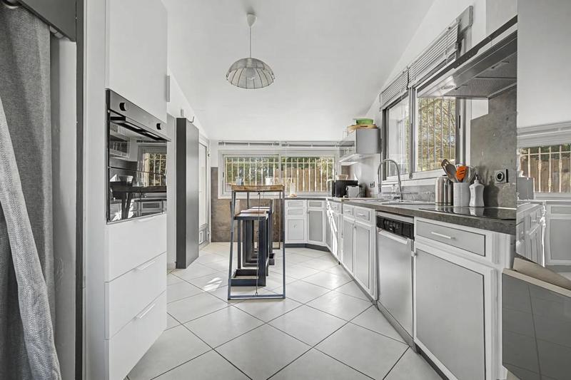 Maison - 104 m² - 6 pièces