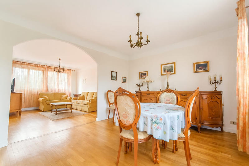 Maison - 96 m² - 5 pièces