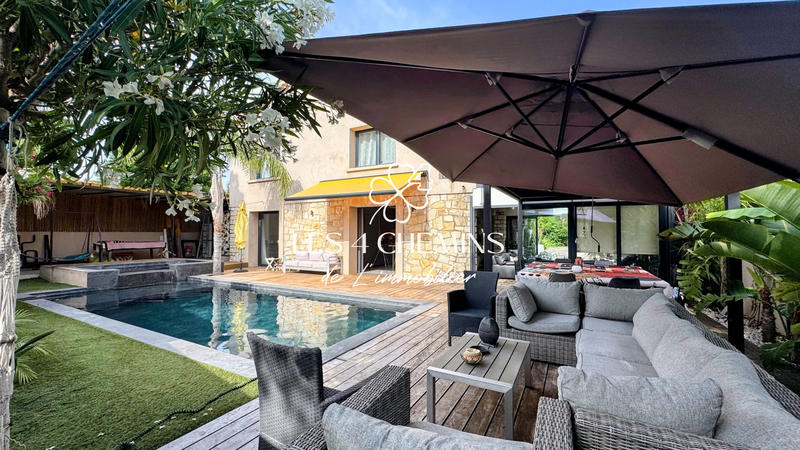 Villa - 200 m² - 7 pièces