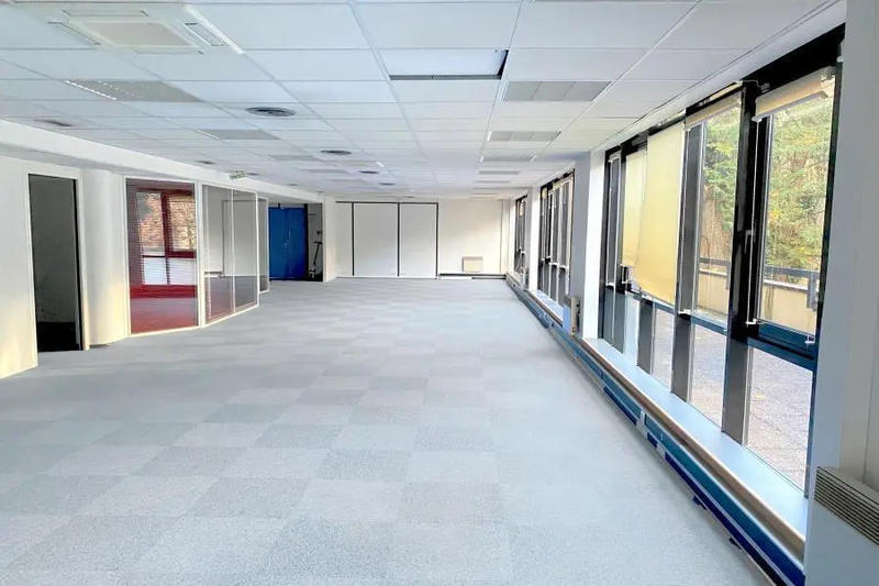 Bureau - 171 m²