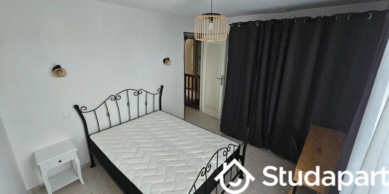 Chambre - 11 m² - 1 pièce