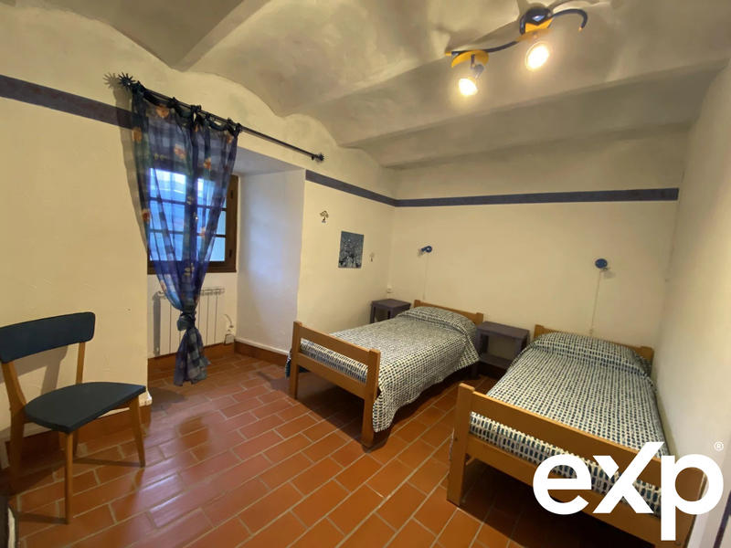 Maison - 301 m² - 11 pièces