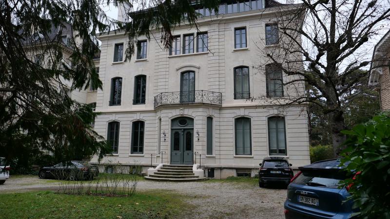 Appartement - 82 m² - 2 pièces