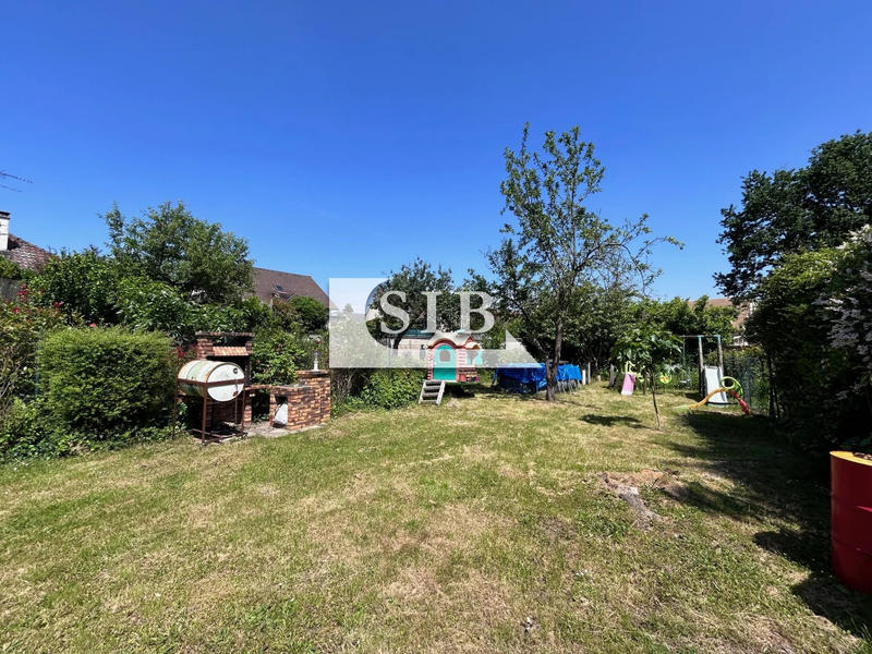 Maison traditionnelle - 112 m² - 6 pièces