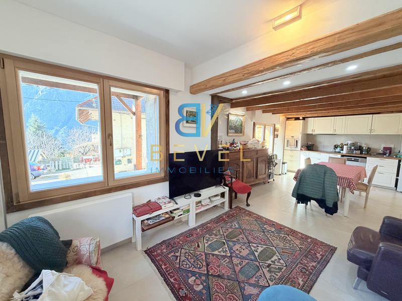 Maison - 324 m² - 5 pièces