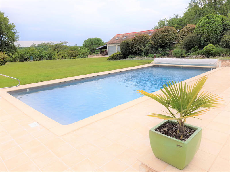 Maison - 183 m² - 5 pièces