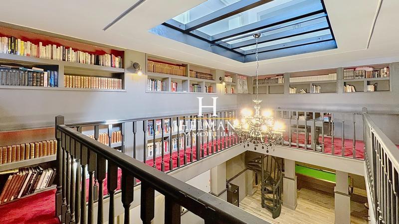 Maison - 344 m² - 12 pièces